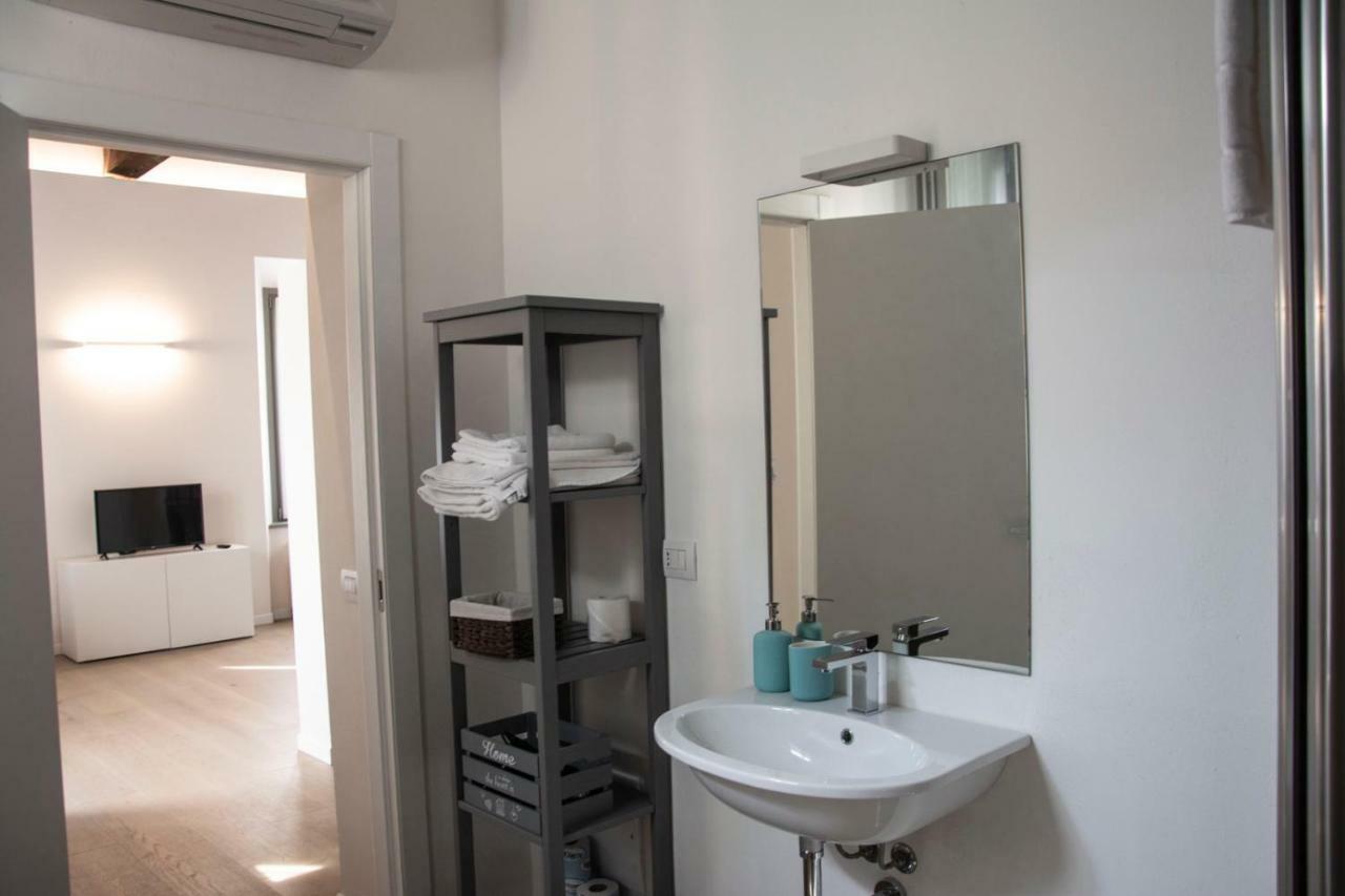 Residenza La Torre Apartamento Mântua Exterior foto