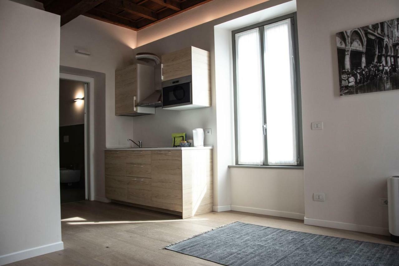 Residenza La Torre Apartamento Mântua Exterior foto